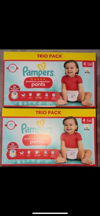 Lot de 2 cartons  de couches Pampers taille 4