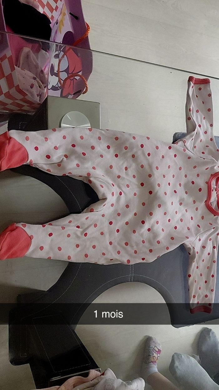 Lot pyjamas 1 mois - photo numéro 4