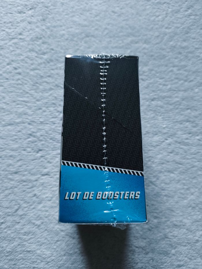 Bundle Pokémon Écarlate & Violet EV 10.5 : Foudre Noire - photo numéro 3