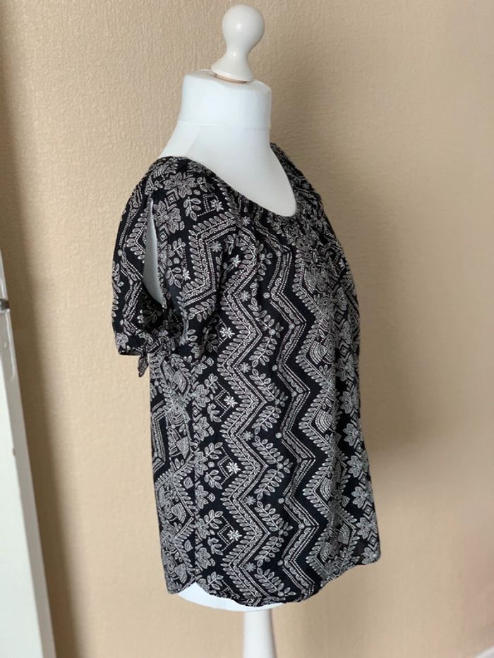 Haut noir motif original C&a t42😺 - photo numéro 4