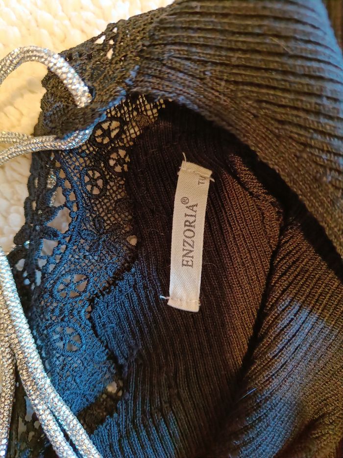 Pull noir - photo numéro 3