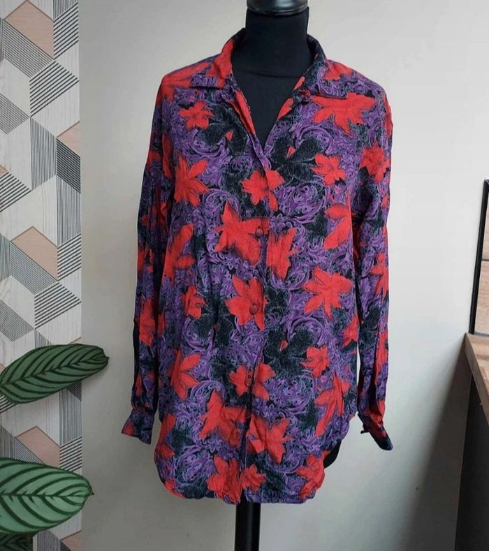 Jolie chemise femme
Motif feuilles