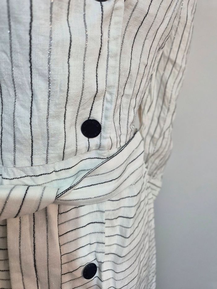 Robe Sandro Paris rayée écru noire ceinturée élégante taille 1 S - photo numéro 3