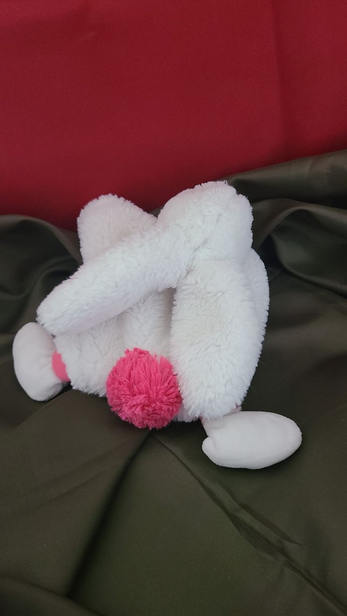 Doudou plat lapin DOUDOU ET COMPAGNIE Pompon fraise rose et blanc - photo numéro 4