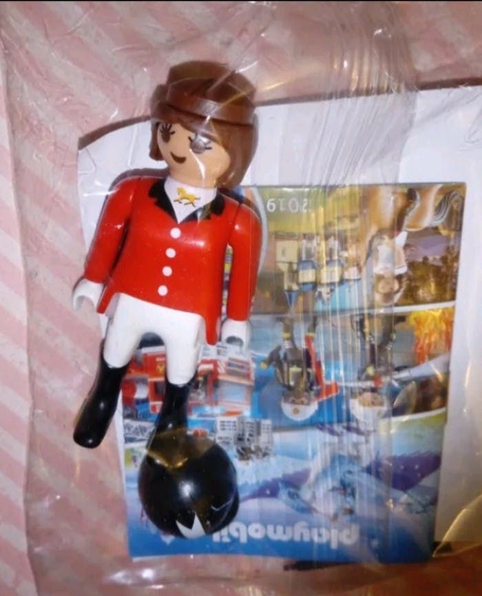 Playmobil 015 chevalière ( neuf) 🐴