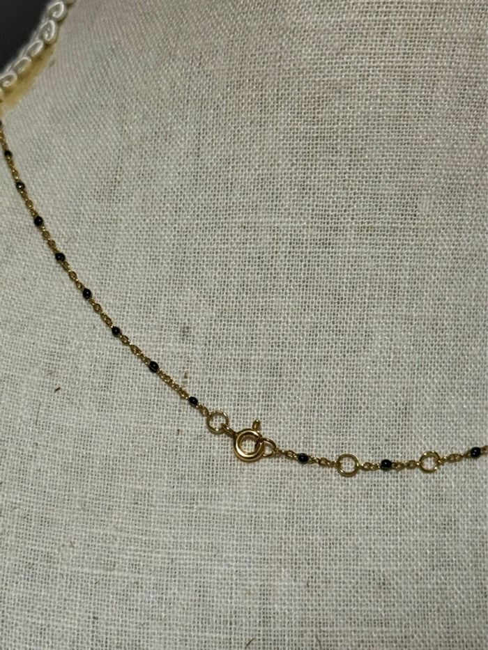 Collier perles résine noires croix horizontale acier inoxydable or - photo numéro 3