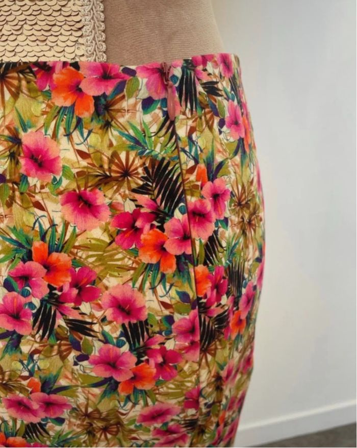 jupe naf naf 36 peu porté motifs fleurs tropicales - photo numéro 3