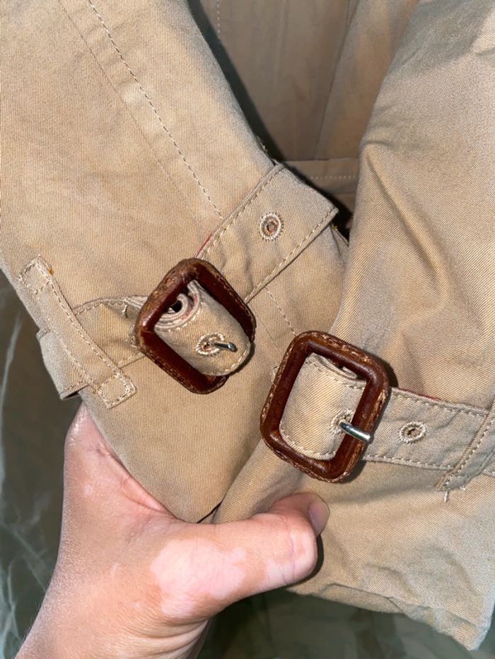 Trench burberry  14 ans (peut aussi convenir à un 34, petit 36) Valeur 900 euros - photo numéro 10