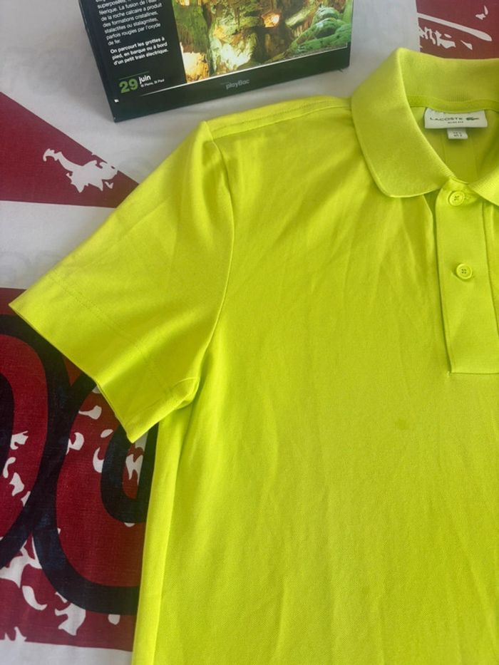 Polo Lacoste taille S vert fluo logo ton sur ton - photo numéro 6