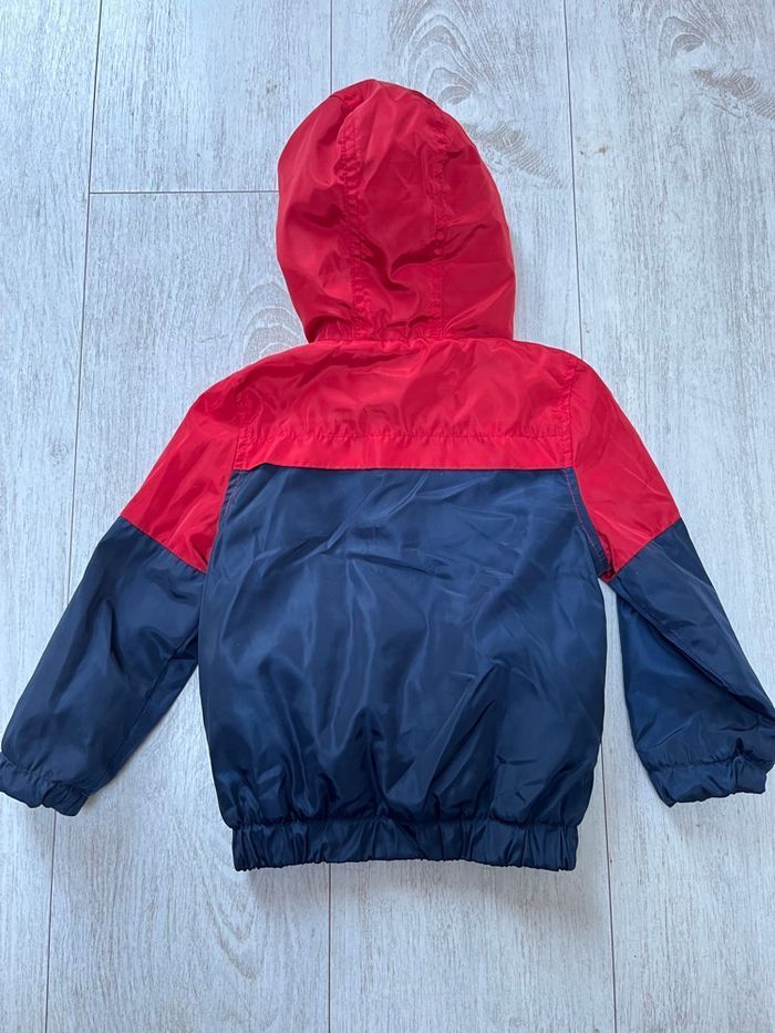 Veste à capuche rouge marine  Marque Kiabi  taille 3 ans - photo numéro 4