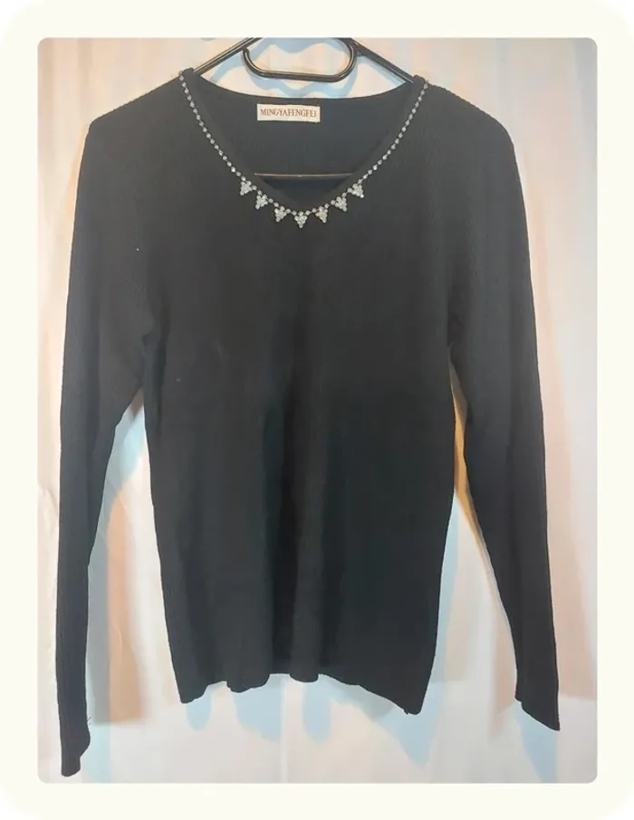 Haut pull col V strass femme