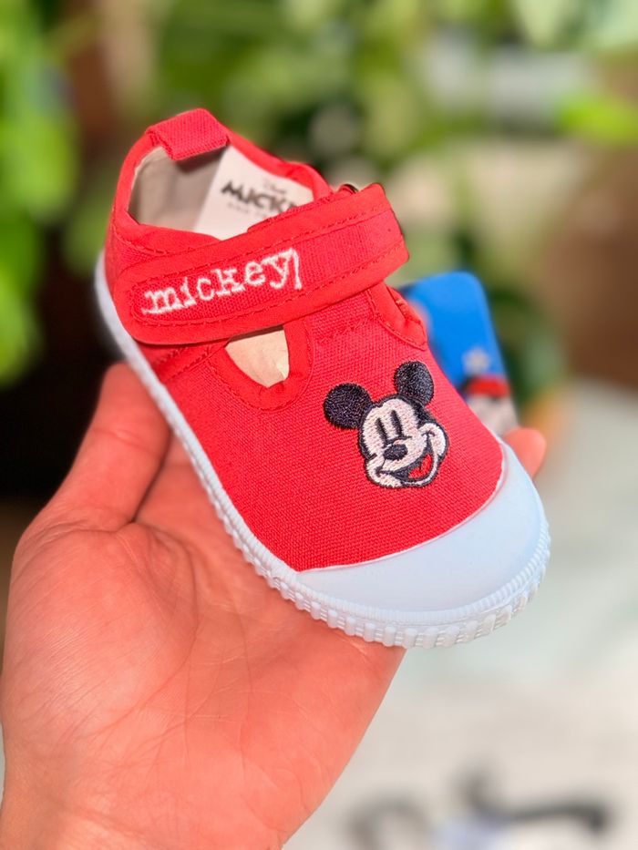 Chaussures Mickey Disney - Neuves avec étiquette - Taille 21 🐭 - photo numéro 4