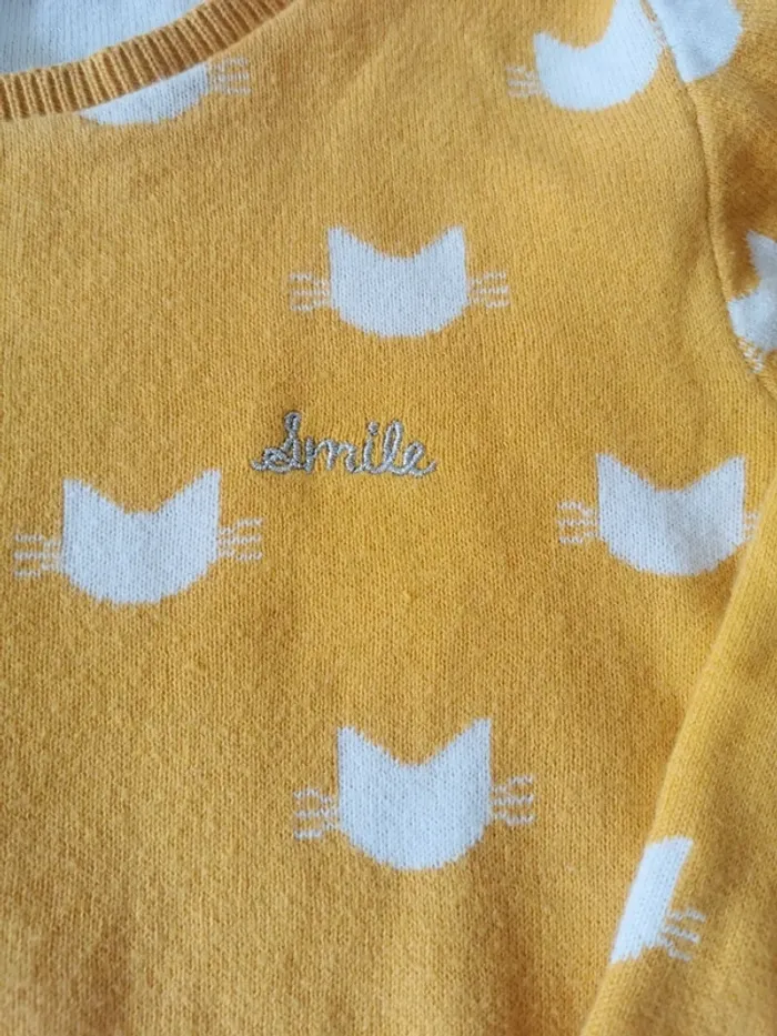 Pull avec des chats jaune blanc okaidi - photo numéro 3