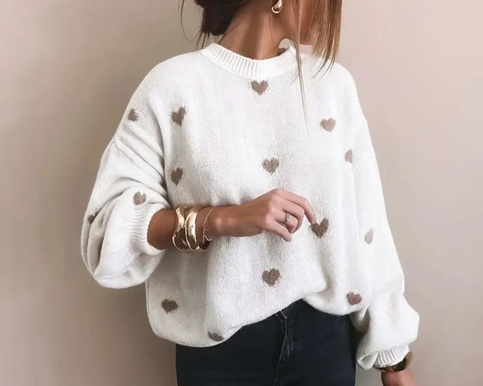 Pull blanc motif coeurs