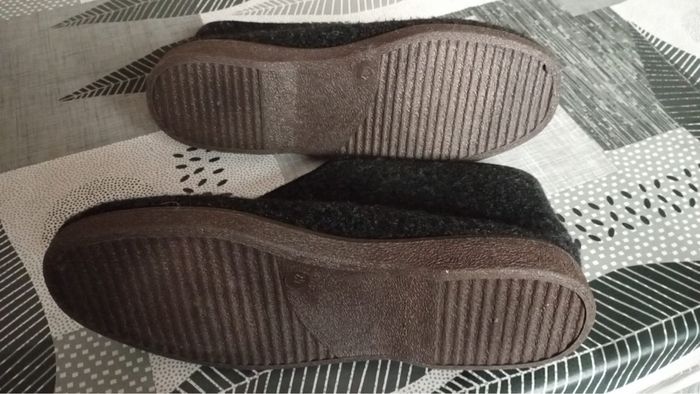 Chaussons montant zip pointure 42 porte une fois - photo numéro 3