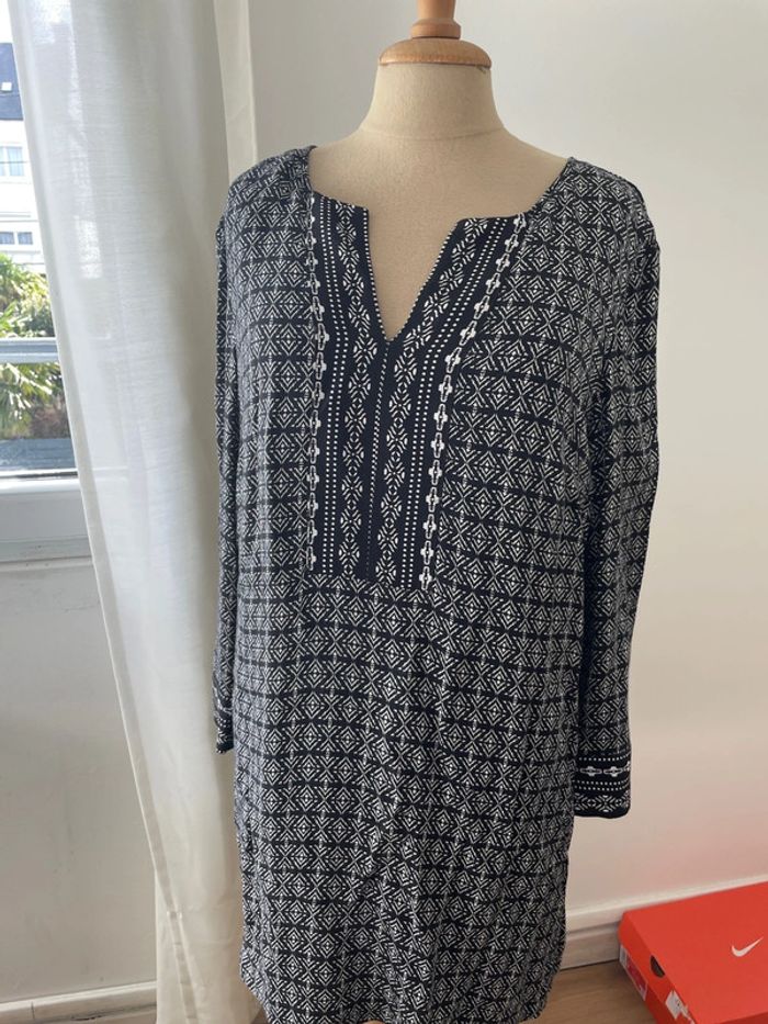 Robe Caroll à motifs noirs Taille 38