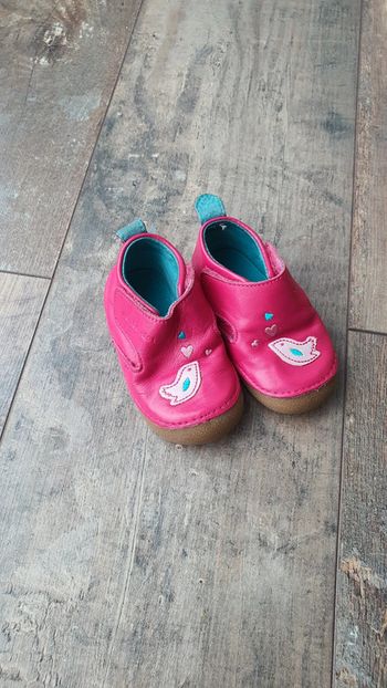 Très belle paire de chaussures vertbaudet taille 17 en excellent état