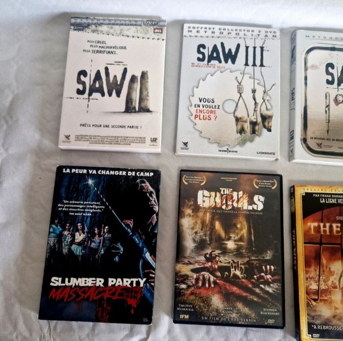 Lot DVD Horreur Saw The Mist Slumber Party Massacre - photo numéro 2