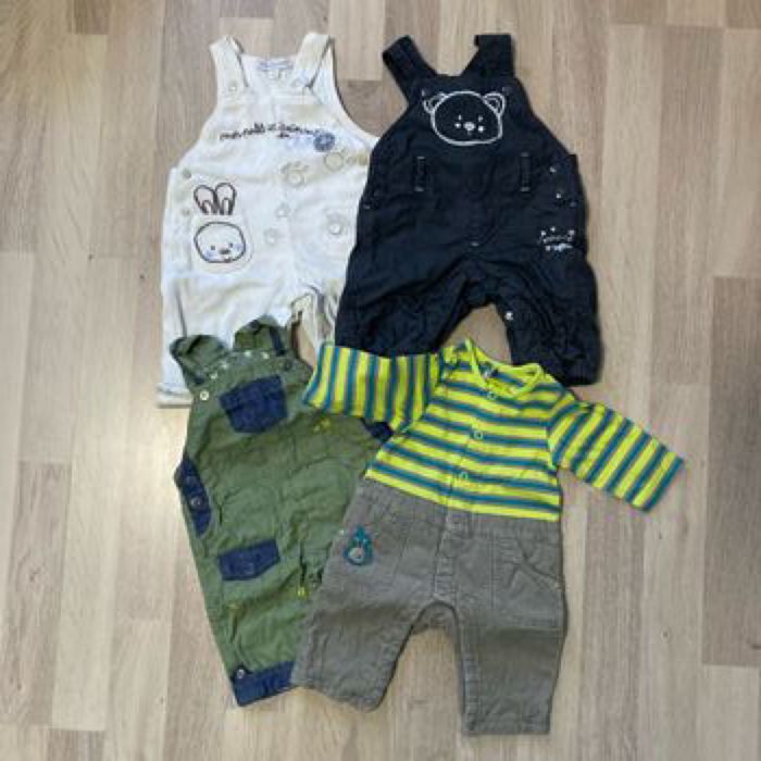 Lot de 4 combinaisons 1 mois