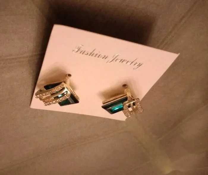 2 paires de boucles d'oreilles pierres strass - photo numéro 4