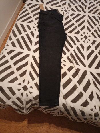 Slim noir