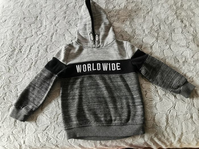 Sweat à capuche gris World Wide Primark 4-5 ans