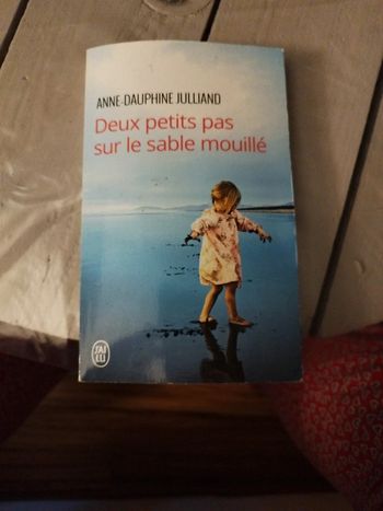 Deux petits pas sur le sable mouillé