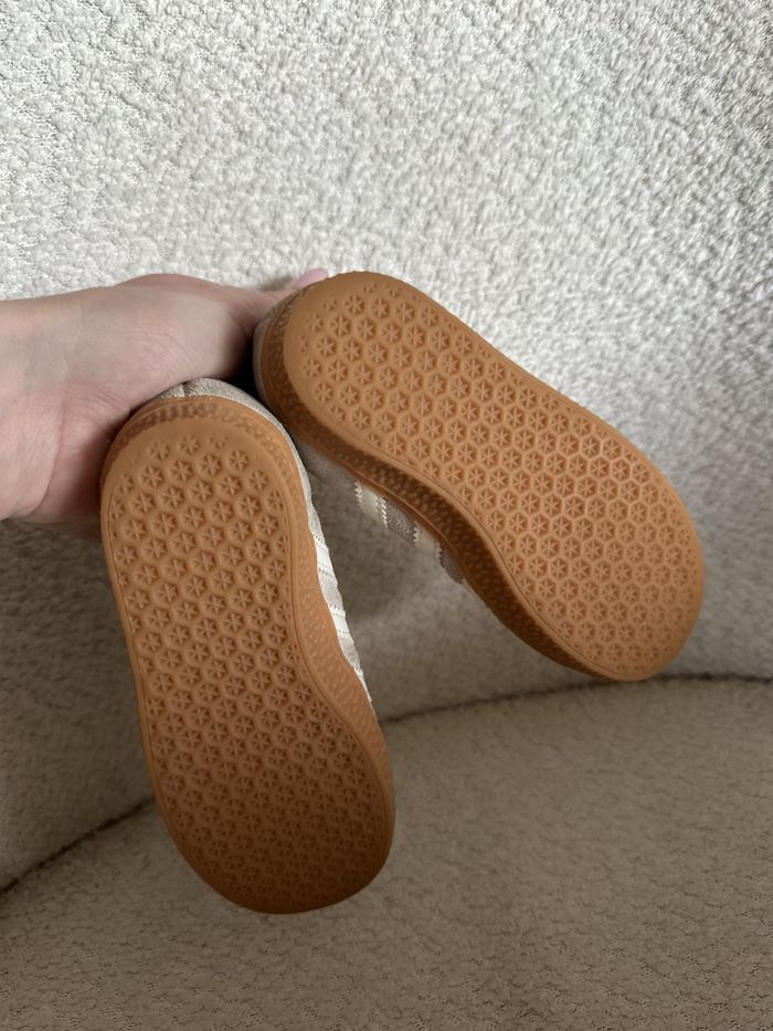 Adidas Gazelle beige 23,5 - photo numéro 5