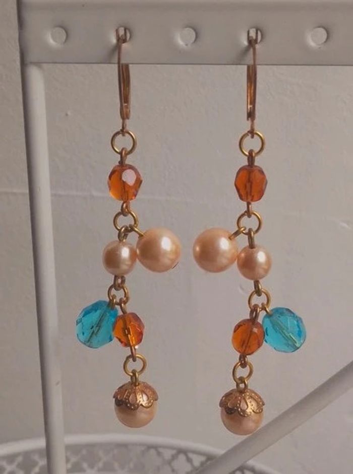 Boucles d'oreilles métal doré et perles - photo numéro 2