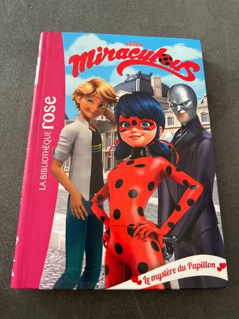 Livre bibliothèque rose miraculous tome 11