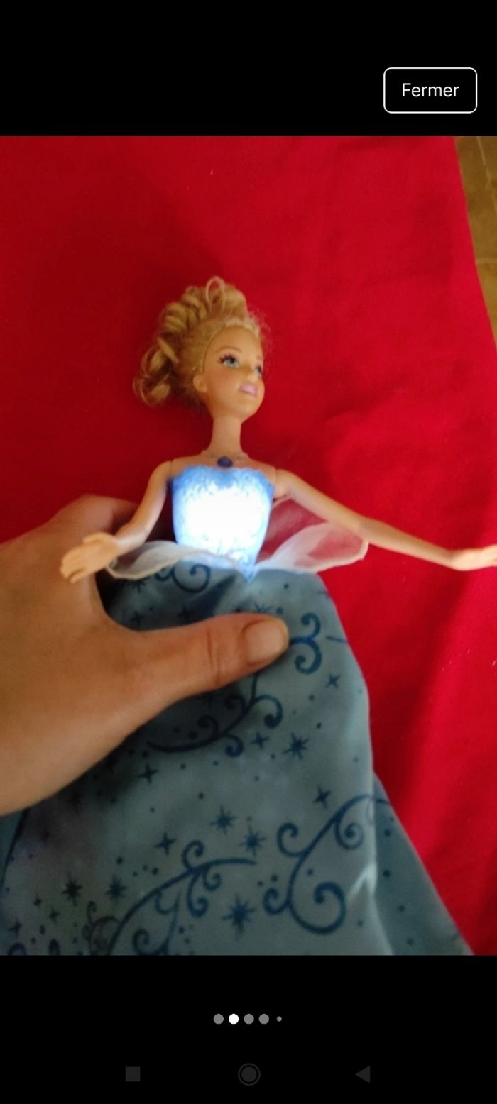Très belle poupée Mattel lumineux et musicale j24