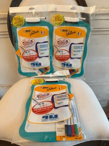 Bleu Lot de 3 ardoises Bic Velleda et 15 feutres multicolores blanches double face effaçables à sec