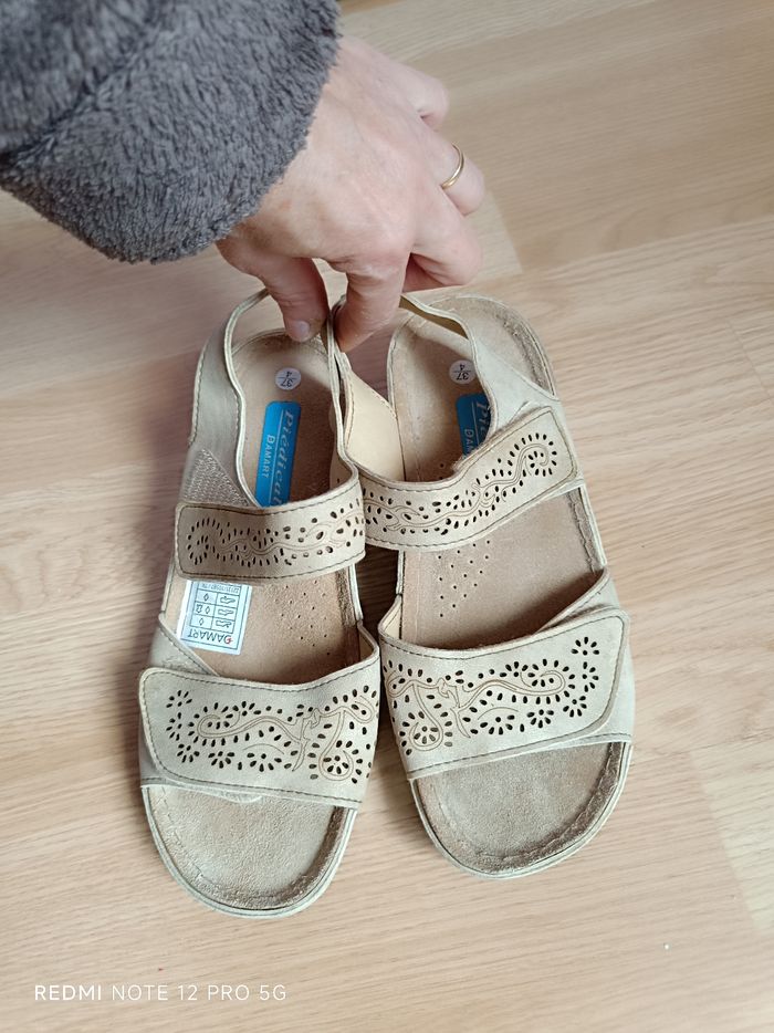 Nu-pieds beige cuir daim "Damart" Piedical p.37 - photo numéro 5