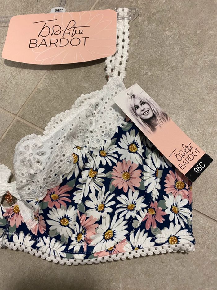 Sublime ensemble lingerie Brigitte Bardot - photo numéro 2