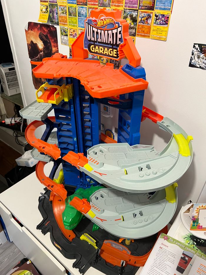 Garage Hot Wheels City Ultimate  T-rex - photo numéro 2