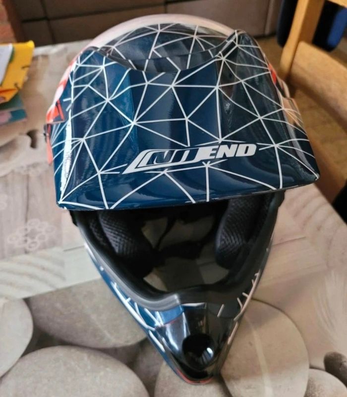 Casque de moto enfant S neuf - photo numéro 1