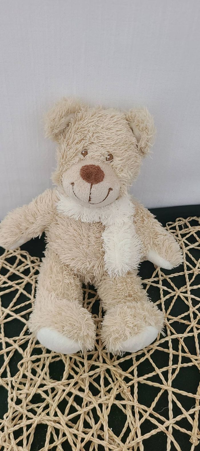 Doudou peluche ours beige écharpe blanche Tex Baby 20 cm - photo numéro 4