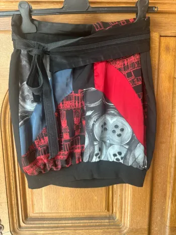 Jupe Desigual taille 38