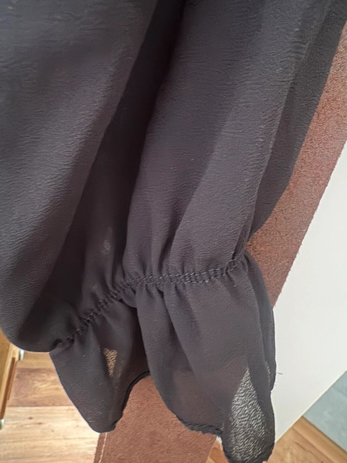 Jolie blouse noire avec manches en mousseline - photo numéro 3
