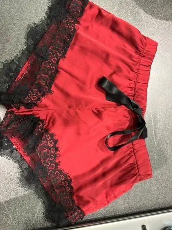 Petit short style satin Shein taille S