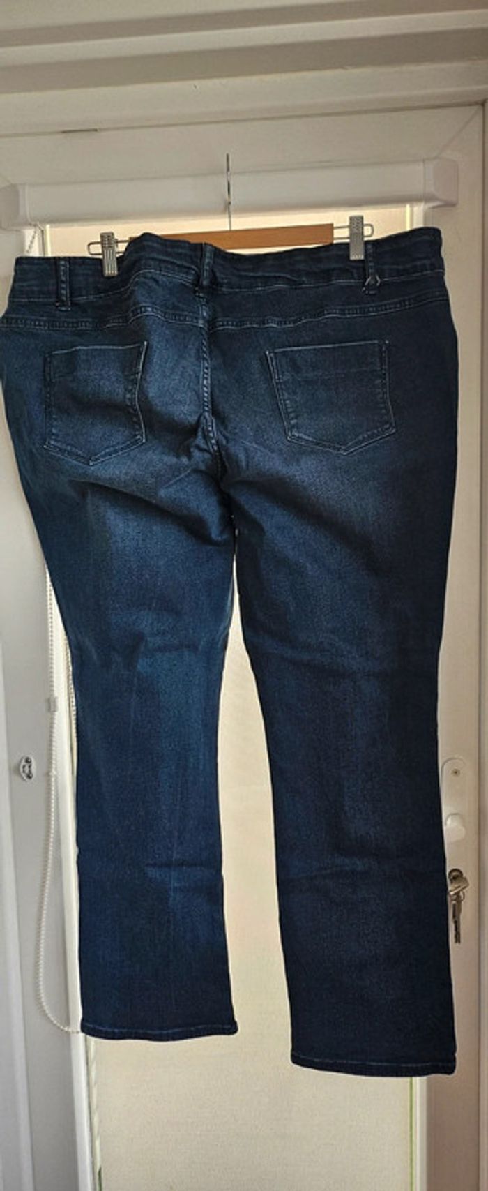 Beau jeans bleu foncé - photo numéro 3