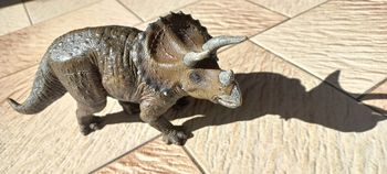 Dinosaure papo tricératops