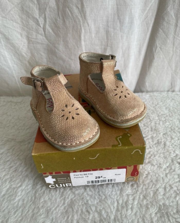 Chaussures pointure 19