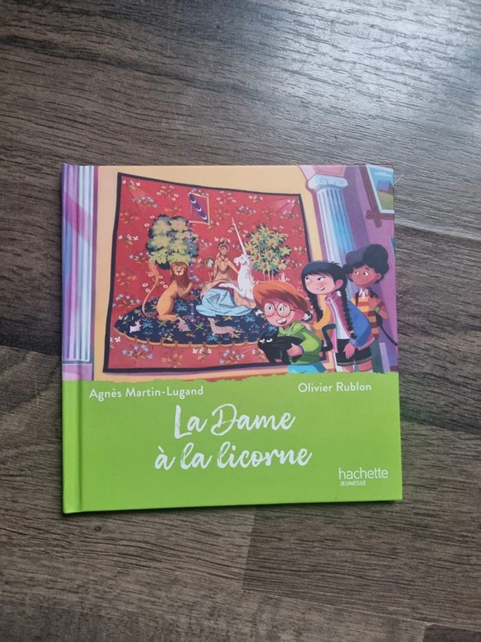 Livre Mac Do "La Dame à la Licorne". NEUF