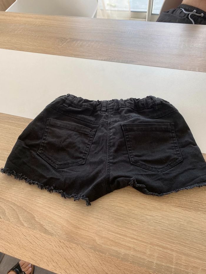Short noir - photo numéro 2