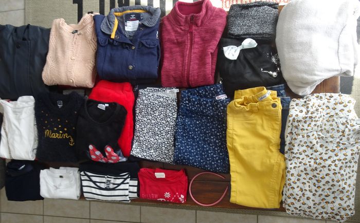 Gros lot de vêtements Fille Automne / Hiver Taille 8 ans 28 pièces Lot 1