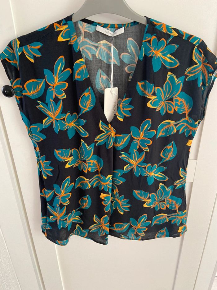 Magnifique haut Sud Express Neuf - photo numéro 2