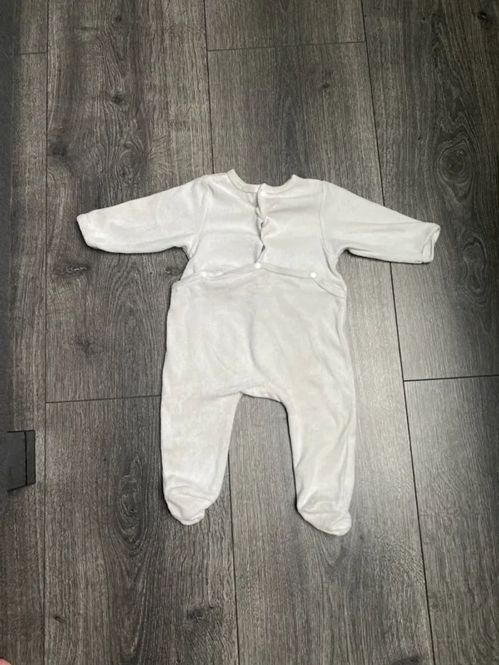 Pyjama grenouillère 9 mois - photo numéro 2