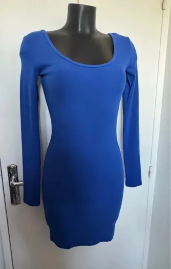 Robe bleue dos nu neuve 38