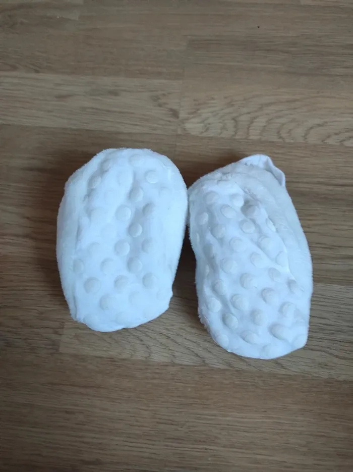 Chaussons neuf bébé mixte 19/20 - photo numéro 2
